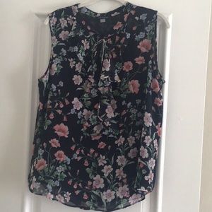 New without tags. XL Tommy Hilfiger sleeveless top. Navy, Pink, Cream Floral